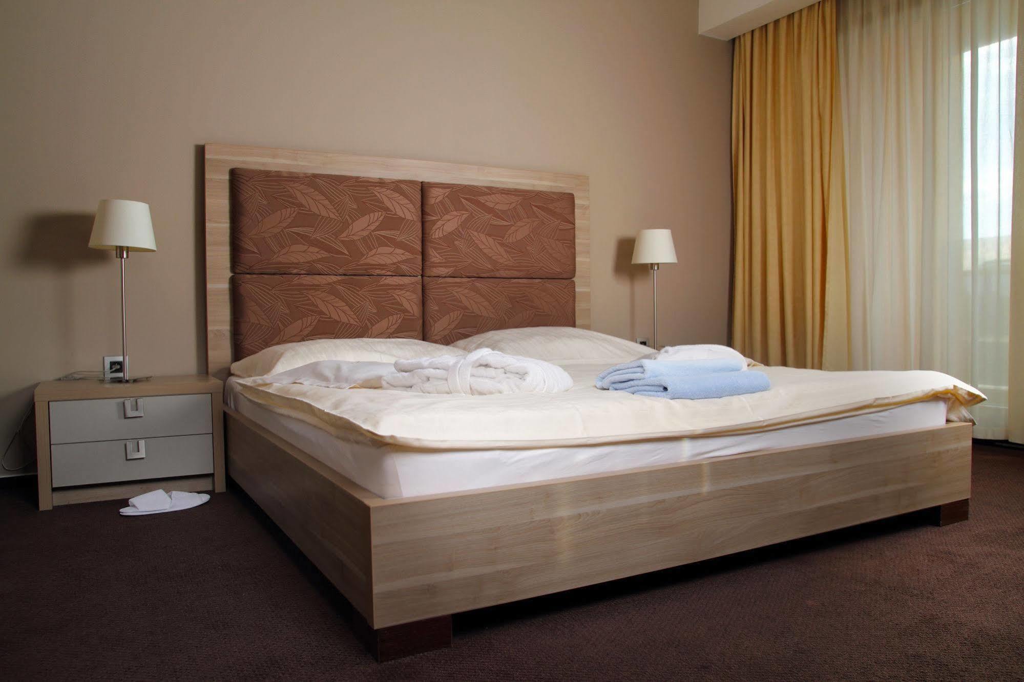 Wellness Hotel Diplomat ราเอตสเก เตปลิตเซ ภายนอก รูปภาพ